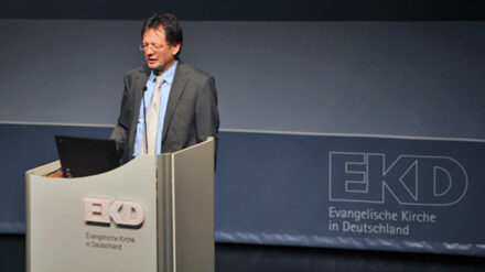 "Weltweit hungern 850 Millionen Menschen. Dabei gibt es genug Lebensmittel", sagte der Soziologe Alexander Müller