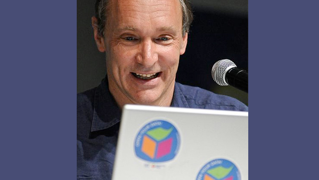 Tim Berners-Lee, einer der Gründerväter des Internets, sagt, die wachsende Überwachung und Zensur bedrohe die Zukunft der Demokratie