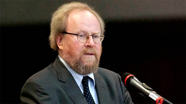 "Wäre der Limburger Bischof Tebartz-van Elst ein Politiker, hätte er schon längst die Konsequenzen gezogen", vermutet der SPD-Politiker Wolfgang Thierse