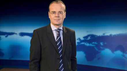 Thomas Hinrichs im "Tagesschau"-Studio. Bald wird er Hamburg Richtung Bayern verlassen