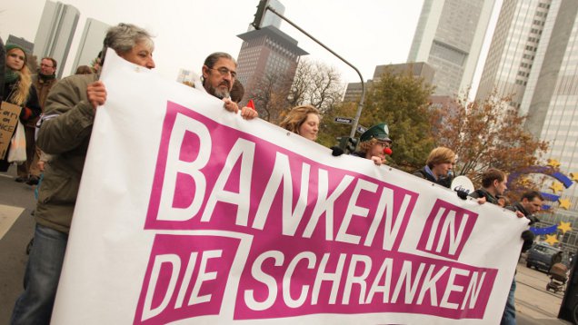 Bürger protestieren gegen hemmungsloses Treiben im Bankensektor. Aber auch Topmanager ruinieren sich, wenn sie ohne Rücksicht auf Verluste wirtschaften, schreibt Die Zeit. Deswegen hätten Ethikseminare seit Beginn der Finanzkrise immer mehr Zulauf