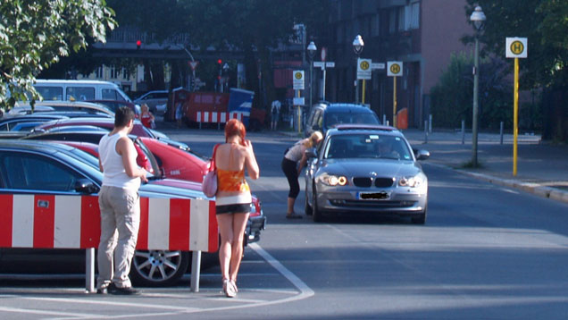 Prostituierte in Berlin: Ein Geschäft, das verboten werden sollte? Nein, finden die meisten Deutschen