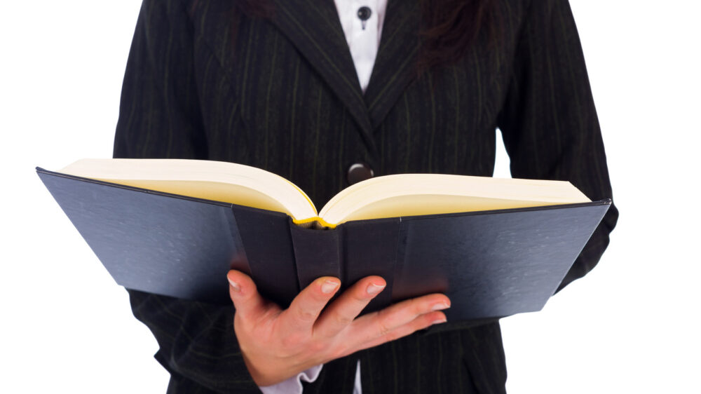13,5 Prozent der amerikanischen Wissenschaftler lesen regelmäßig in der Bibel. Zu diesem Ergebnis kommt eine Studie der amerikanischen Wissenschaftlerin Elaine Howard Ecklund von der Rice University