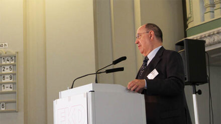 Nikolaus Schneider, Ratsvorsitzender der Evangelischen Kirche in Deutschland (EKD), am Dienstag auf dem Symposium „Reformation – Politik – Polizei“ in der Französischen Friedrichstadtkirche in Berlin