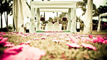 Hochzeit ja, Gottes Segen nein: Viele Menschen greifen auf alte Rituale zurück, füllen sie jedoch mit neuen Inhalten