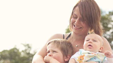 Laut der KAS-Studie gelten für 82 Prozent der Befragten alleinerziehende Mütter als Familie