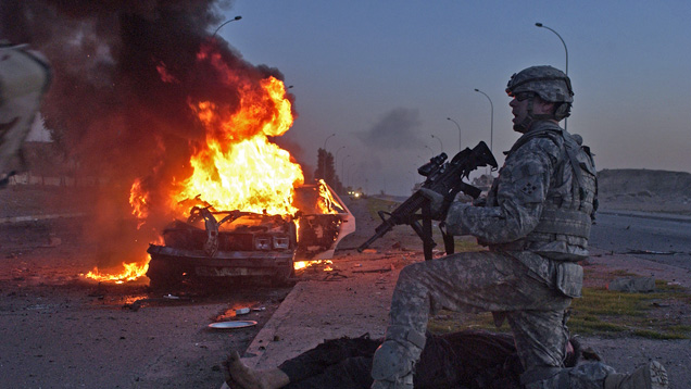 Soldaten und Zivilisten wurden bei diesem Anschlag im Irak verletzt – einem von tausenden seit 2003