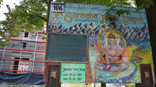 In Berlin entsteht ein Hindu-Tempel. Auch ihn besichtigen die Teilnehmer einer interreligiösen Stadtführung
