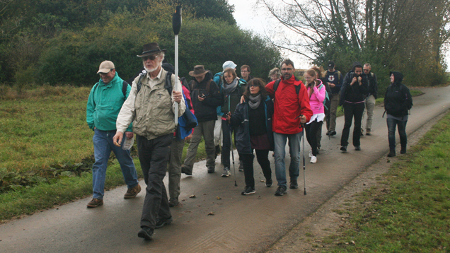 Seit dem 3. Oktober sind zwei Pilgergruppen an der ehemaligen innerdeutschen Grenze unterwegs und beten für das Land. Am 8. November treffen sie sich im Harz