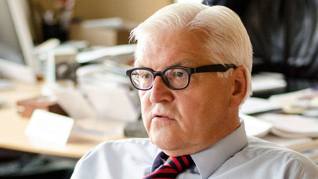 Ist einer der protestantischen Prominenten, der sich zu seinem Glauben äußert. Der SPD-Politker Frank-Walter Steinmeier