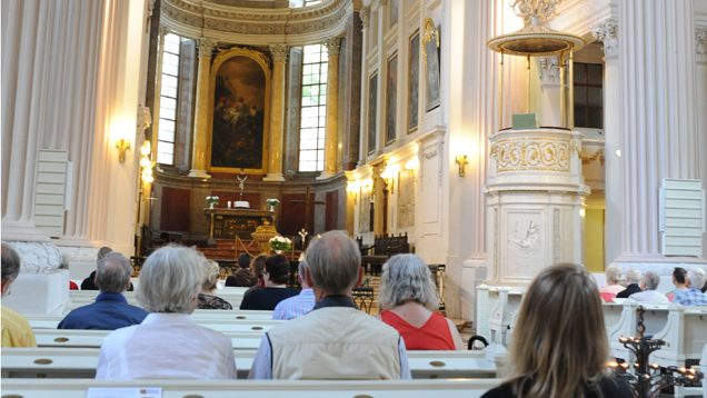 1989 war die Nikolaikirche zu Friedensgebeten überfüllt. Heute bleiben viele Plätze frei. Die Kirche hat als Institution ihre gesellschaftliche Verankerung in der ostdeutschen Gesellschaft verloren, stellt der Historiker Thomas Großbölting fest