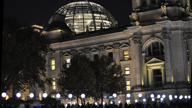 Eine 15 Kilometer lange Lichtinstallation zieht sich noch bis Sonntagabend durch Berlin