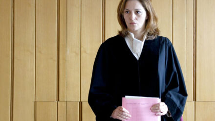 Geht keinem Konflikt aus dem Weg: Jugendrichterin Kleist (Martina Gedeck) in „Das Ende der Geduld“