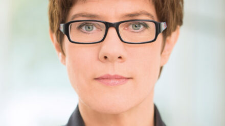 Saarlands Ministerpräsidentin Annegret Kramp-Karrenbauer (CDU) wünscht sich von den Deutschen mehr Besinnung auf ihre christlichen Wurzeln