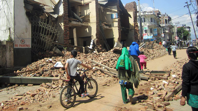 Die Wetterlage im zerstörten Nepal soll sich verschlechtern. Schon bald müssen Obdachlose vielleicht bei Wind und Regen unter Planen schlafen