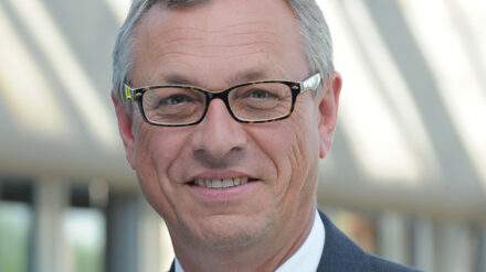 Er fordert eine internationale Strategie gegen Gewaltdarstellungen im Netz: KJM-Chef Siegfried Schneider