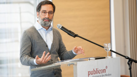 Der Katholik und Chefredakteur des European, Alexander Görlach, fordert in einer aktuellen Petition die Öffnung der Ehe durch Bundeskanzlerin Angela Merkel