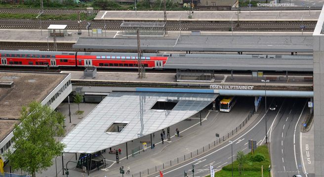 Am Essener Hauptbahnhof wurde das Poster für die Ruhrtriennale wieder entfernt