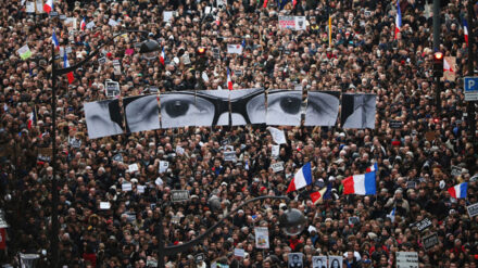 Seit dem Attentat auf Charlie Hebdo hat sich die Meinung der Franzosen über Muslime verbessert