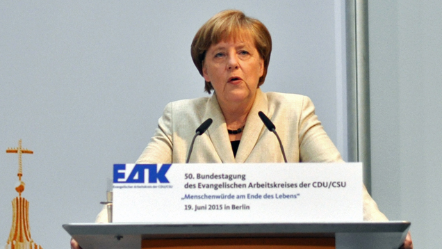 Angela Merkel wünscht sich eine restriktive Regelung der Suizibeihilfe in Deutschland. Am 2. Juli ist ein neues Gesetz Thema im Bundestag