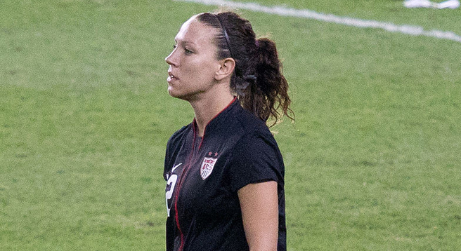 Fußball ist für Lauren Holiday die wichtigste Nebensache der Welt. Sie freut sich, dass sie sich bei Christus gut aufgehoben weiß: bei Siegen und Niederlagen