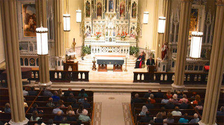 Auch Atheisten mögen Kirchen, stellt der Schriftsteller Wolf Wondratschek in einem Essay in der Süddeutschen Zeitung fest