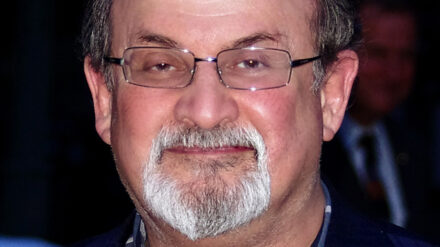 Salman Rushdie hat sich im Stern-Interview ausführlich zum Islam, seinem Atheismus und den Schwierigkeiten der Fatwa gegen ihn geäußert.