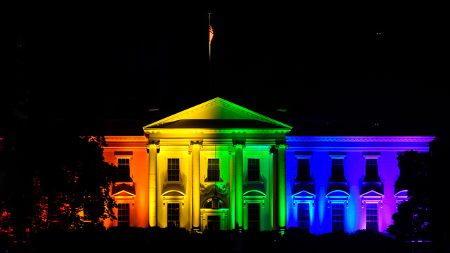 Das Weiße Haus beleuchtet in den Farben der Regenbogen-Flagge, dem Symbol der Homosexuellen-Bewegung (Archivbild)