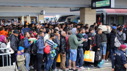 Flüchtlinge auf dem Weg von Wien nach München