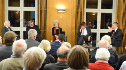 Jan Assmann, Karl-Josef Kuschel, Angelika Neuwirth, Volker Leppin und Dirk Pilz (v.l.n.r.) diskutierten über die Bedeutung von Reformen in den drei Weltreligionen