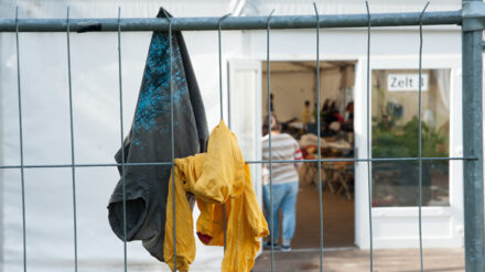 Christen sollten sich von fremdenfeindlichen Äußerungen nicht verunsichern lassen und sich weiter für Flüchtlinge engagieren, meint der BEFG