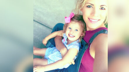 Kimberley Henderson ist glücklich mit ihrer Tochter Vaida