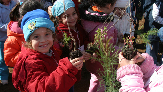 Gemeinden müssten sich stärker auf spezielle Angebote für Kinder und Familien konzentrieren, sagte Reggie Joiner auf dem Willow Creek Leitungskongress