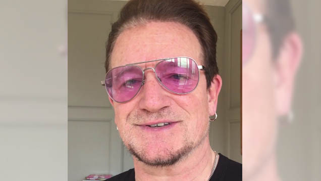 Bono, Sänger von U2, in einer Videobotschaft an Willow Creek