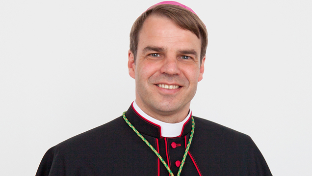 Bischof Stefan Oster gilt wegen seiner einfachen und klaren Verkündigung als „evangelikaler Katholik”