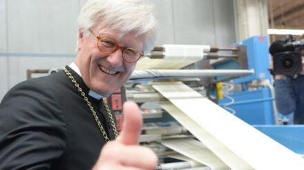 Sekunden nach dem Druckstart: EKD-Chef Bedford-Strohm gefällt’s