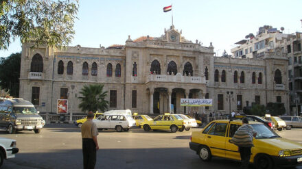 In Syrien (hier: Damaskus) ist der amerikanische Schriftsteller Theo Padnos entführt worden. Im Interview von Chrismon schreibt er, dass er von Christen in dieser Situation vor allem die Feindesliebe umsetzen will.