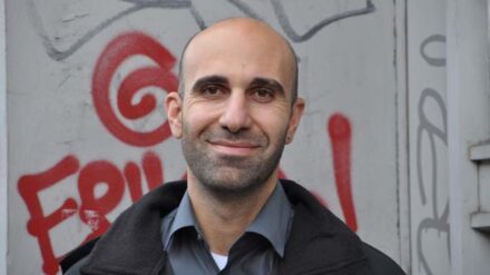 Ahmad Mansour hat für sein Engagement gegen Antisemitismus, für Demokratie und Integration bereits mehrere Auszeichnungen bekommen. In diesem Jahr ist er einer der „Botschafter für Demokratie und Toleranz”.