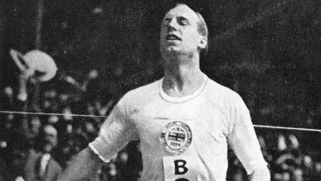 An Sonntagen hat Sprinter Eric Liddell aus christlicher Überzeugung heraus nicht an Wettkämpfen teilgenommen