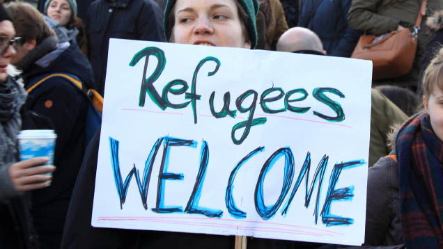 Die deutschen Medien haben größtenteils positiv über die Flüchtlingsthematik berichtet, fanden Forscher der Hamburg Media School heraus