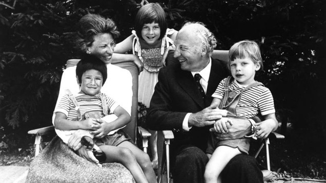 Im Österreich-Urlaub: Der am Mittwoch verstorbene Walter Scheel in seiner Zeit als Bundespräsident mit seiner Ehefrau Mildred und den Kindern Simon Martin, Cornelia und Andrea (von links) im August 1974