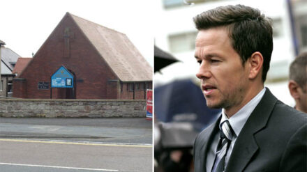 Eine kleine Kirche suchte sich Hollywoodstar Mark Wahlberg aus, um am Gottesdienst in Northumberland, England, teilzunehmen
