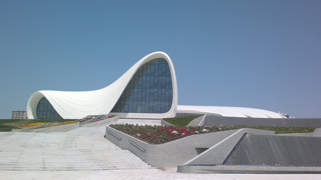 Das Heydər-Aliyev-Zentrum in Baku ist ein Wahrzeichen Aserbaidschans