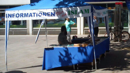 Zumindest in Nordrhein-Westfalen sollen bald keine kostenlosen Korane mehr verteilt werden. Ob die FDP dort für ihren Antrag eine Mehrheit findet, scheint zweifelhaft