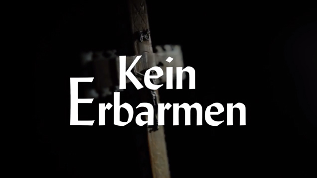 Zwischen den Szenen wurden in „Kein Erbarmen” Bibelverse eingeblendet