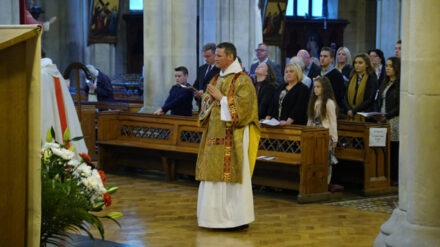 Der ehemalige Manchester-United-Spieler Philip Mulryne bei seiner Diakonenweihe