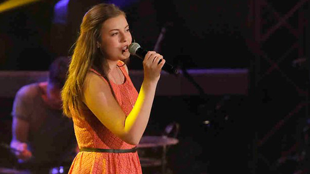 Selina Grinberg singt an Wochenenden in einer christlichen Gemeinde