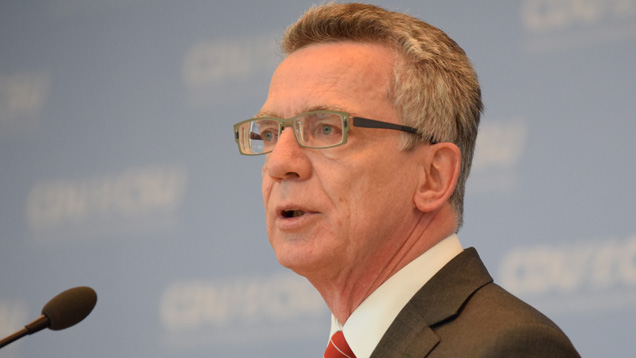 Thomas de Maizière wünscht sich von den Kirchen, dass sie sich in gesellschaftliche Debatten einmischen