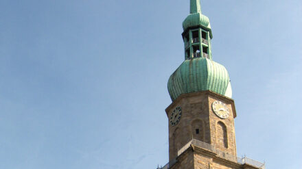 Freitagabend versuchten Rechtsextreme vom Turm der Reinoldikirche aus, ihr Gedankengut zu verbreiten