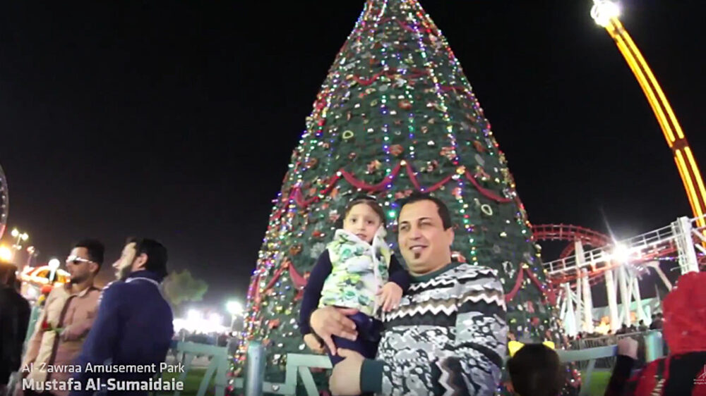 Schon im vergangenen Jahr hat der irakische Al Zawra Freizeitpark einen Weihnachtsbaum für Christen aufgestellt